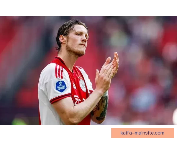 特温特2比1逆袭阿贾克斯 范罗伊泽鲁基进球锁定胜局